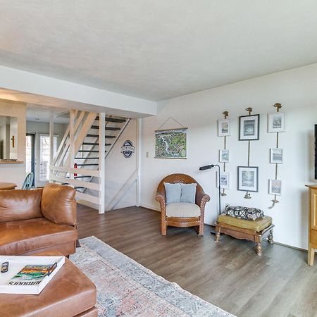 Lakefront Moneta Home With Community Boat Dock! Exteriör bild
