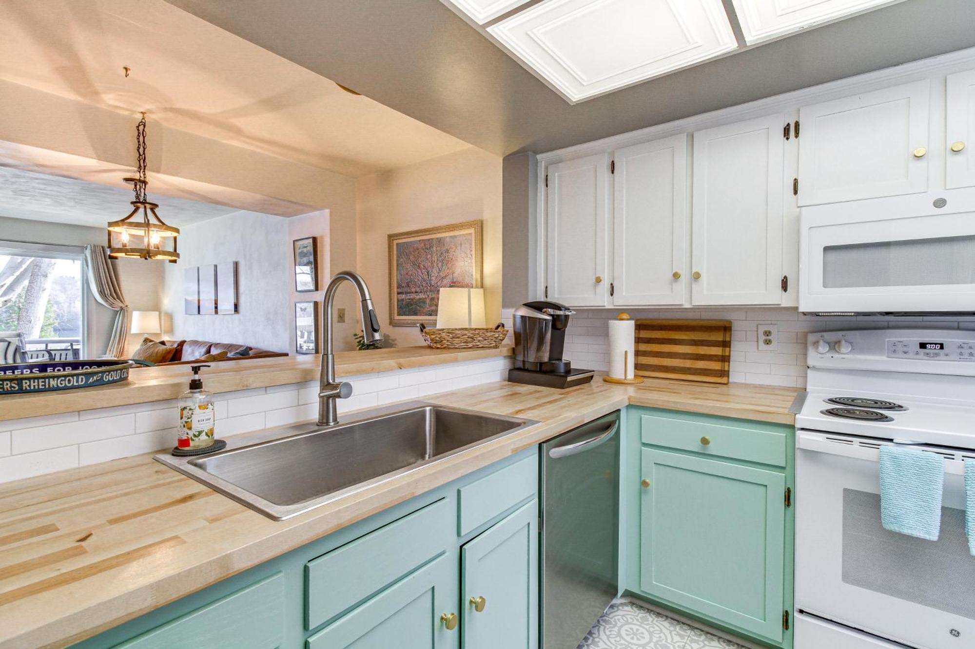 Lakefront Moneta Home With Community Boat Dock! Exteriör bild