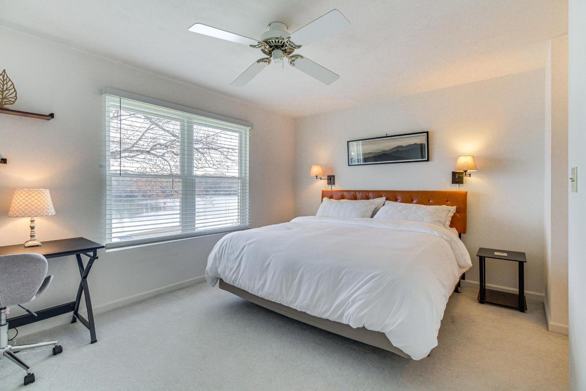 Lakefront Moneta Home With Community Boat Dock! Exteriör bild