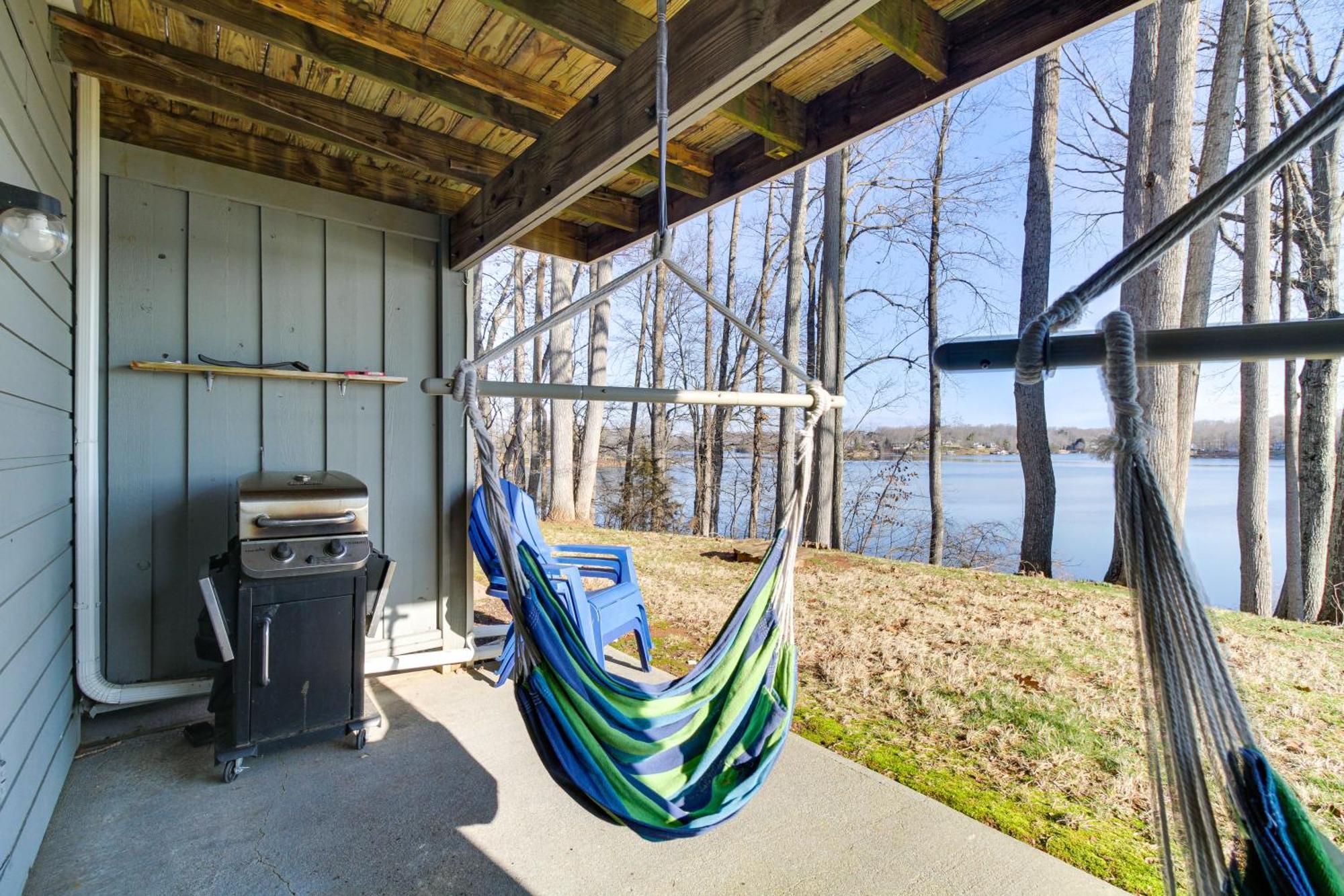 Lakefront Moneta Home With Community Boat Dock! Exteriör bild